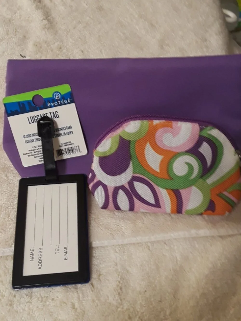 3-Piece Travel Set: 2 Clinique Cosmetic Bags & 1 Coordinating Luggage Tag NWT